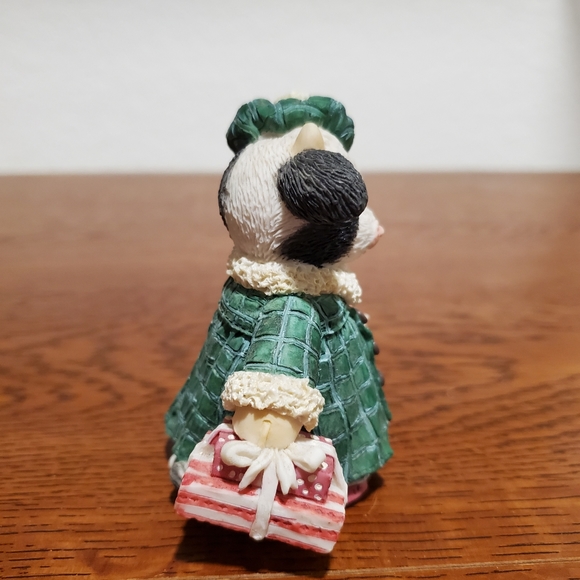 Mary's Moo Moos "Shop Till The Cows Come Home" Figurine - Picture 4 of 6